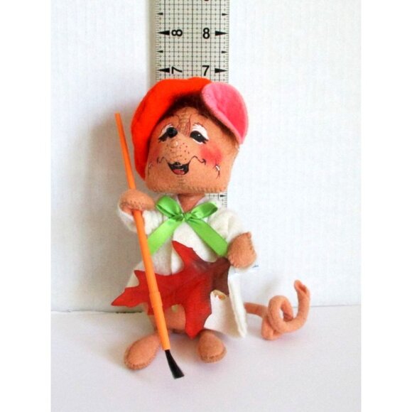 Vintage Annalee Artist Mouse Holding Paint Brush & Leaf Figure Autumn Fall Decor - Picture 6 of 8